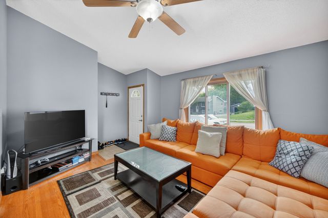 9701 Monroe Court, Urbandale, IA 50322