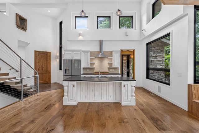 2246 Shelter Pointe Drive, Kalamazoo, MI 49008