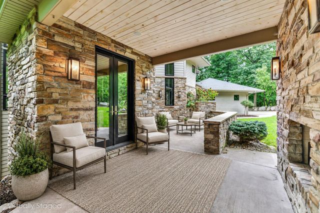 2246 Shelter Pointe Drive, Kalamazoo, MI 49008