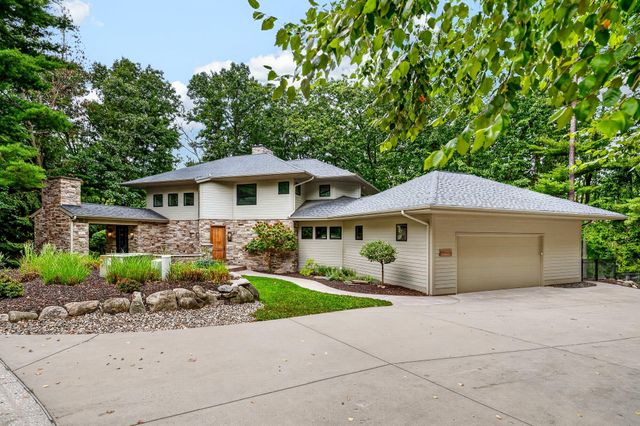 2246 Shelter Pointe Drive, Kalamazoo, MI 49008