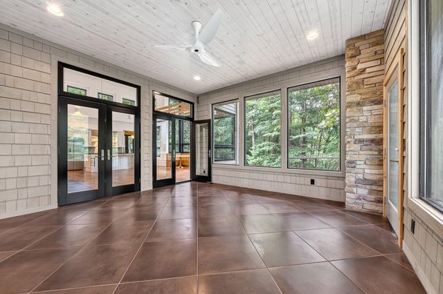 2246 Shelter Pointe Drive, Kalamazoo, MI 49008