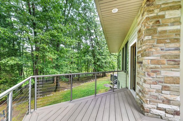 2246 Shelter Pointe Drive, Kalamazoo, MI 49008