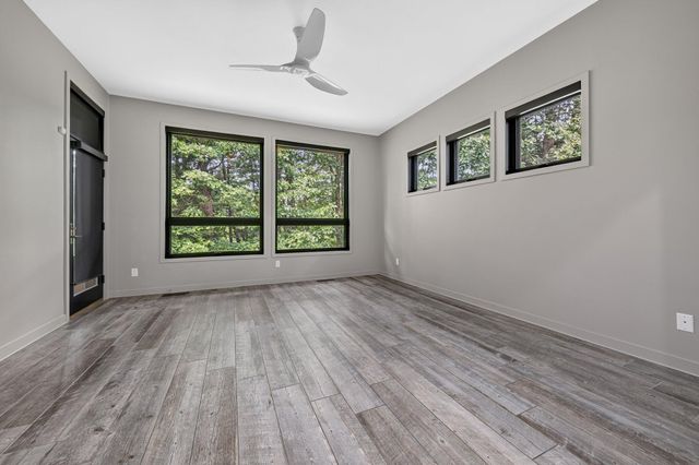 2246 Shelter Pointe Drive, Kalamazoo, MI 49008