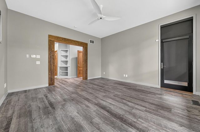 2246 Shelter Pointe Drive, Kalamazoo, MI 49008