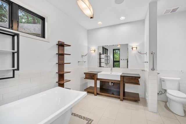 2246 Shelter Pointe Drive, Kalamazoo, MI 49008