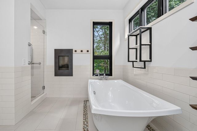 2246 Shelter Pointe Drive, Kalamazoo, MI 49008