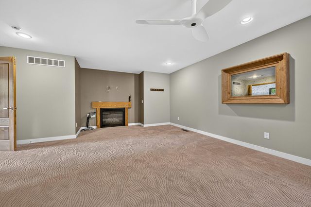 2246 Shelter Pointe Drive, Kalamazoo, MI 49008