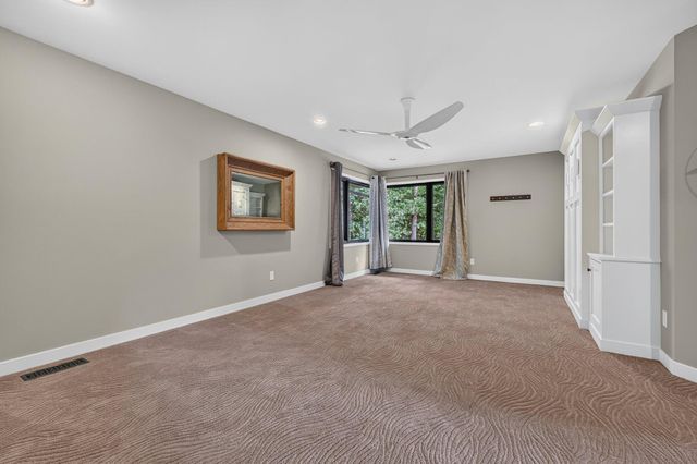 2246 Shelter Pointe Drive, Kalamazoo, MI 49008