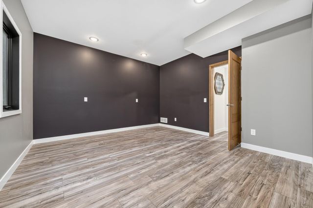 2246 Shelter Pointe Drive, Kalamazoo, MI 49008
