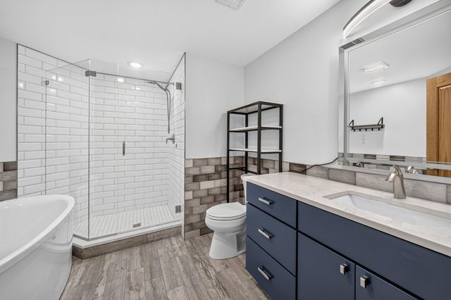 2246 Shelter Pointe Drive, Kalamazoo, MI 49008