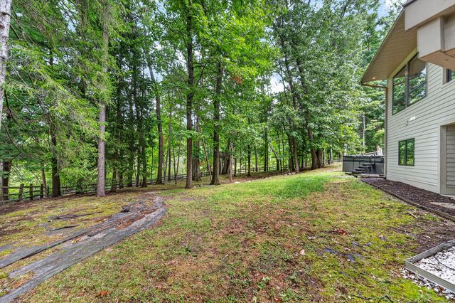 2246 Shelter Pointe Drive, Kalamazoo, MI 49008