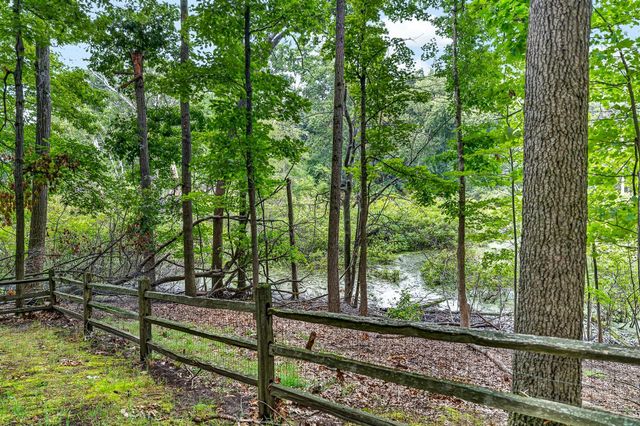 2246 Shelter Pointe Drive, Kalamazoo, MI 49008
