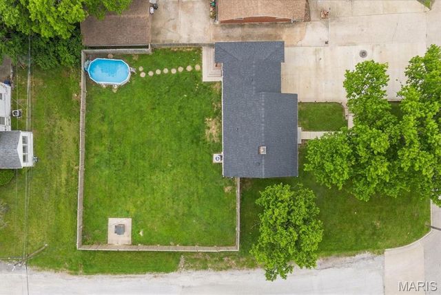 6100 N Belt W, Belleville, IL 62223