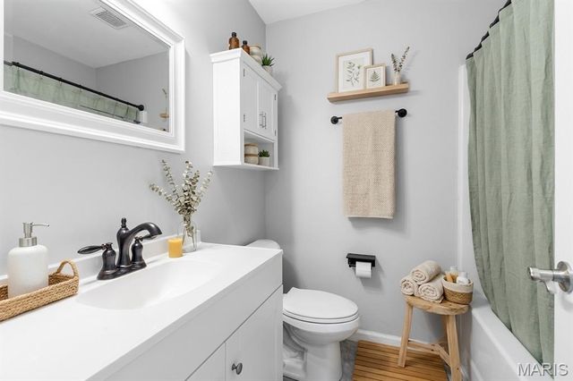 6100 N Belt W, Belleville, IL 62223