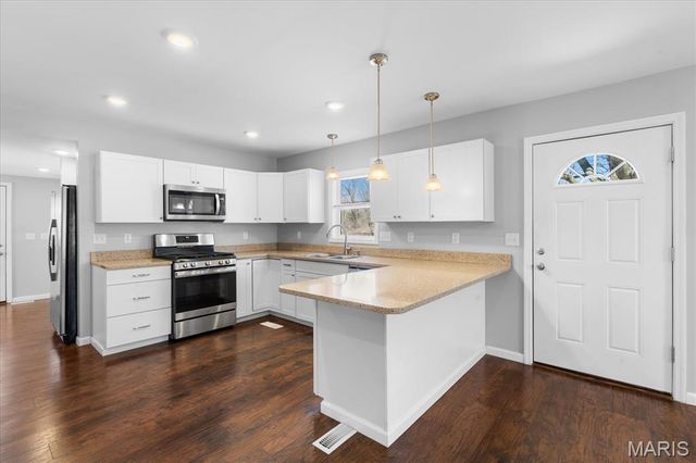 6100 N Belt W, Belleville, IL 62223