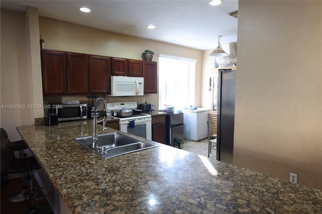 1413 NW 206th St, Miami Gardens, FL 33169