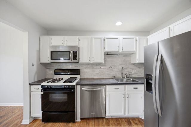 66 Beechmont Court Z1, Schaumburg, IL 60193