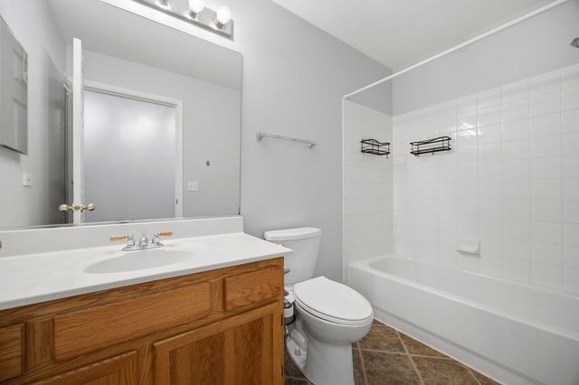 66 Beechmont Court Z1, Schaumburg, IL 60193