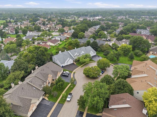 66 Beechmont Court Z1, Schaumburg, IL 60193