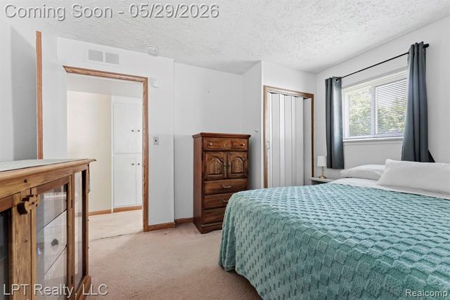 8032 Clippert Street, Taylor, MI 48180