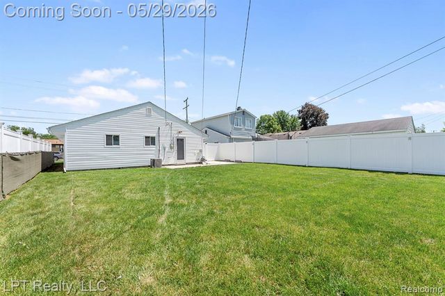 8032 Clippert Street, Taylor, MI 48180