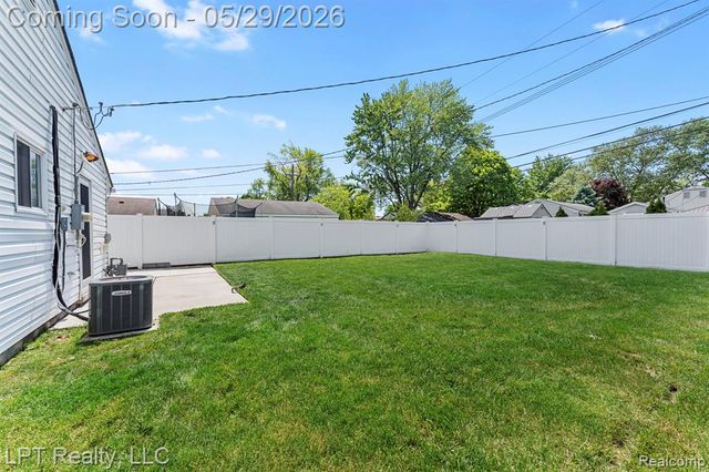 8032 Clippert Street, Taylor, MI 48180