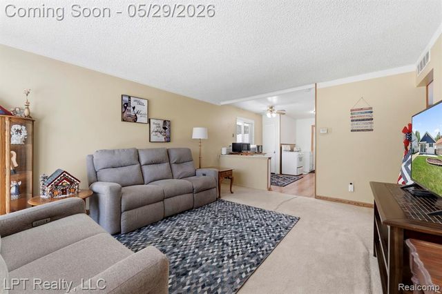 8032 Clippert Street, Taylor, MI 48180