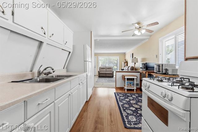 8032 Clippert Street, Taylor, MI 48180