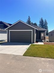 21 E Compass Lane, Allyn, WA 98524