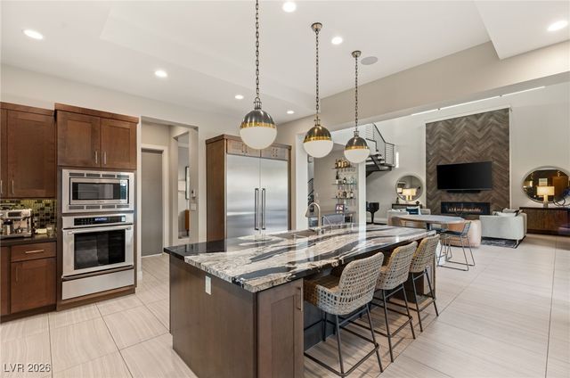 38 Moonfire Drive, Las Vegas, NV 89135