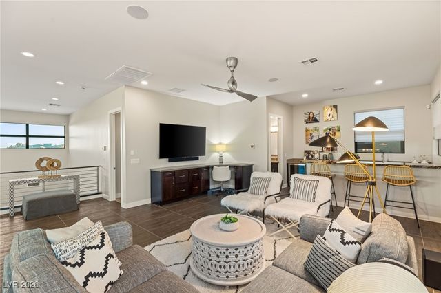 38 Moonfire Drive, Las Vegas, NV 89135