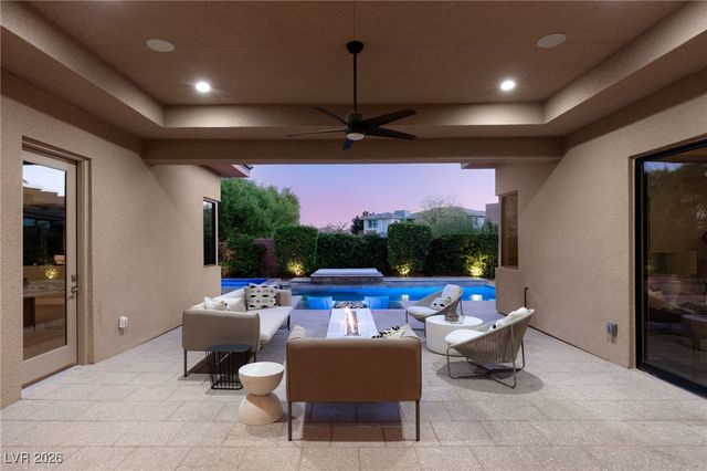 38 Moonfire Drive, Las Vegas, NV 89135