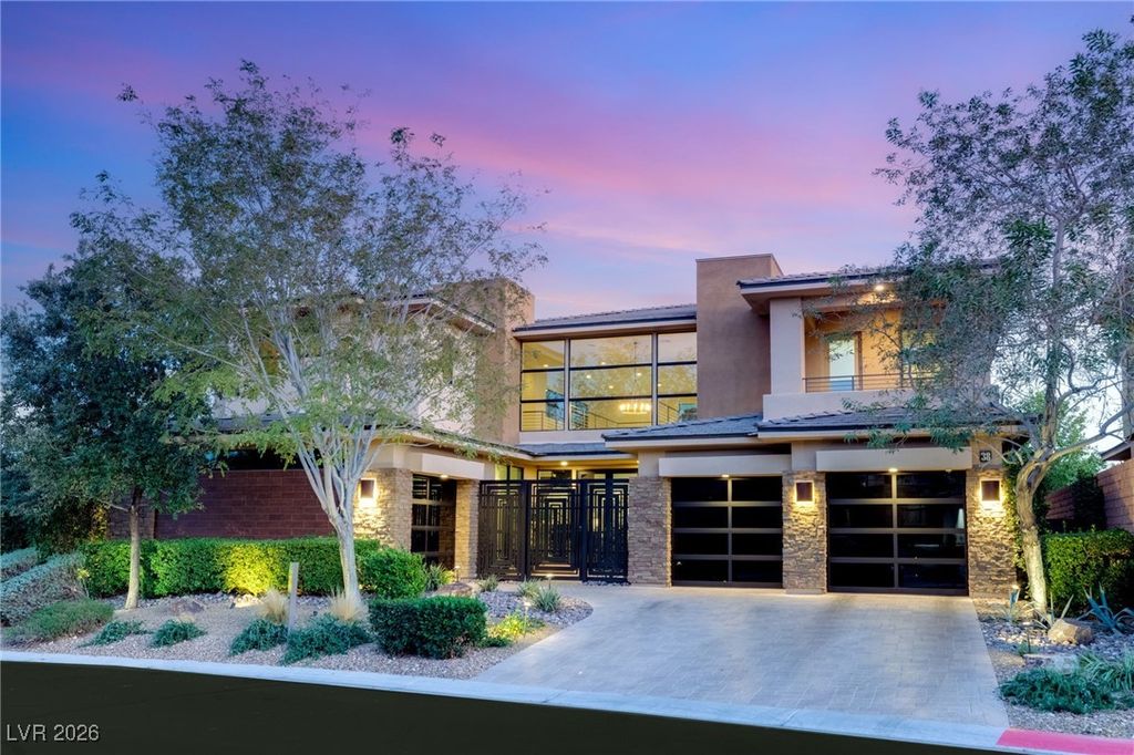 38 Moonfire Drive, Las Vegas, NV 89135