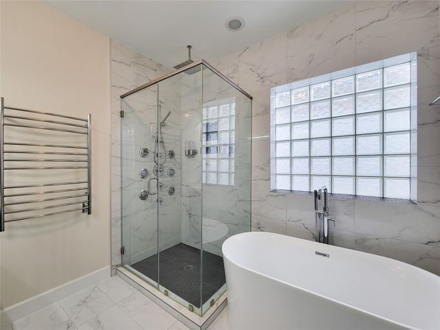 845 Fisher Street E, Houston, TX 77018