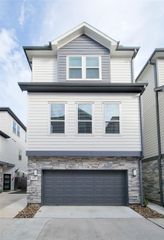 845 Fisher Street E, Houston, TX 77018