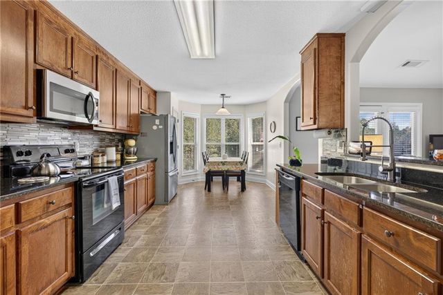 1690 Dillard Way, Bethlehem, GA 30620