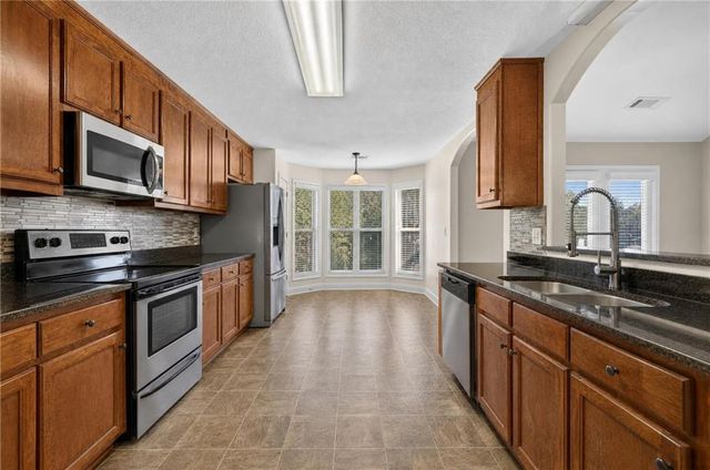 1690 Dillard Way, Bethlehem, GA 30620