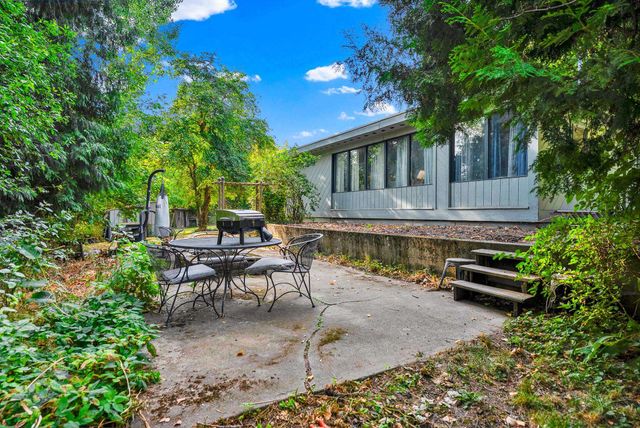 7501 N Orchard Prairie Rd, Spokane, WA 99217