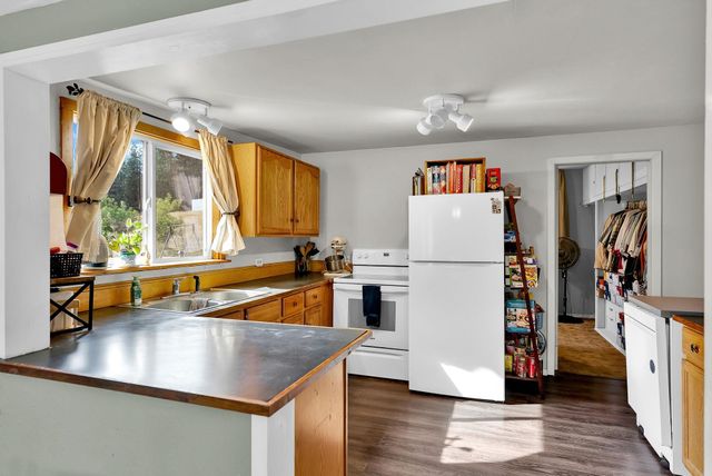 7501 N Orchard Prairie Rd, Spokane, WA 99217