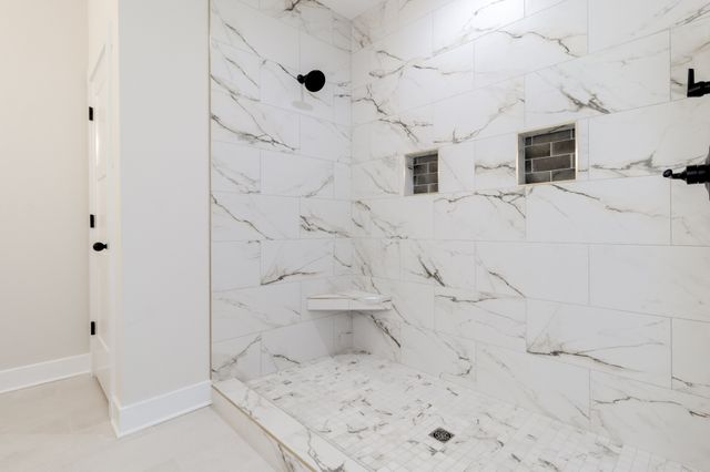 329 Augusta Ave, Pleasant View, TN 37146