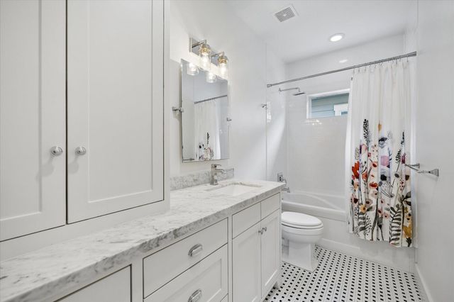 919 Walling Street A, Houston, TX 77009