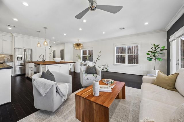 919 Walling Street A, Houston, TX 77009