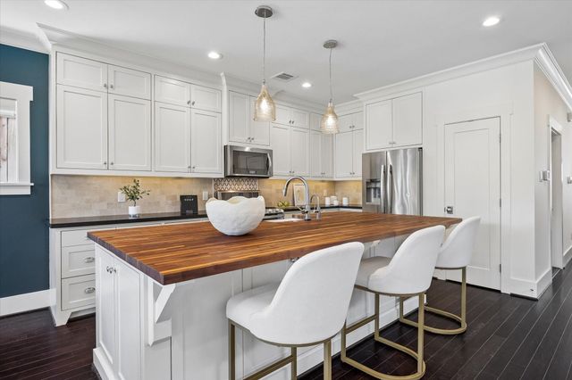919 Walling Street A, Houston, TX 77009