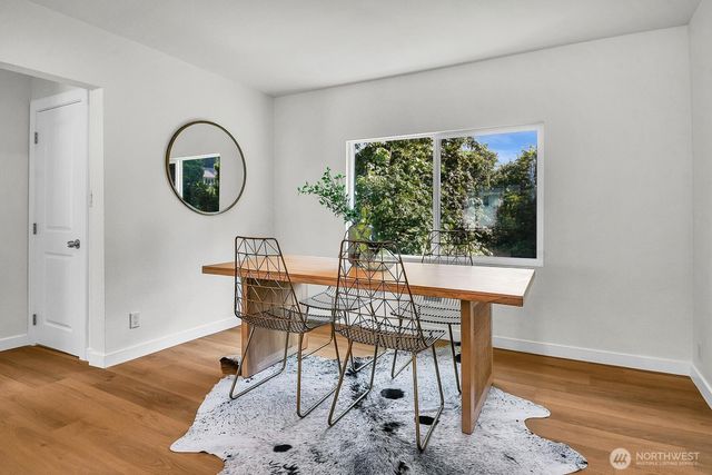 305 NW 7th Street, Renton, WA 98057