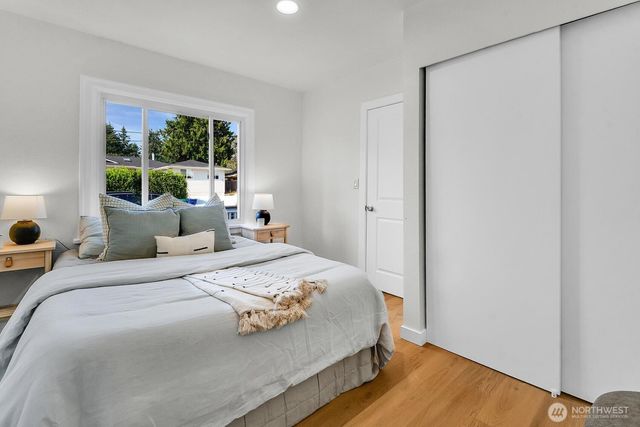 305 NW 7th Street, Renton, WA 98057