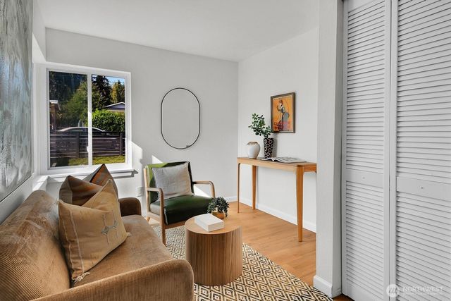 305 NW 7th Street, Renton, WA 98057