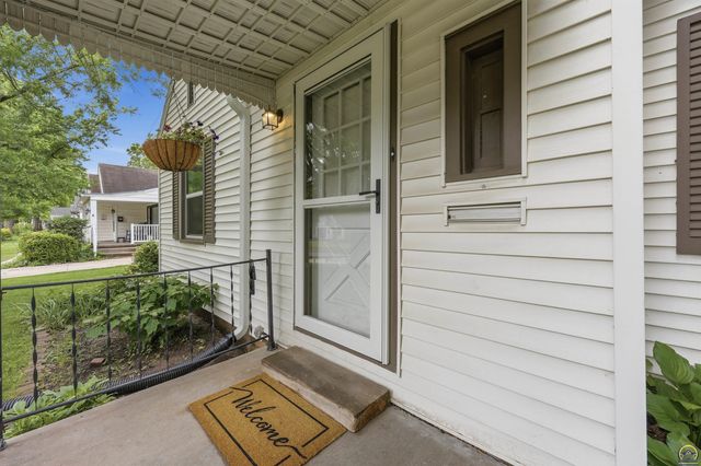 1215 SW Collins AVE, Topeka, KS 66604