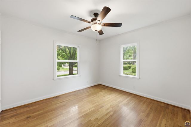 1215 SW Collins AVE, Topeka, KS 66604