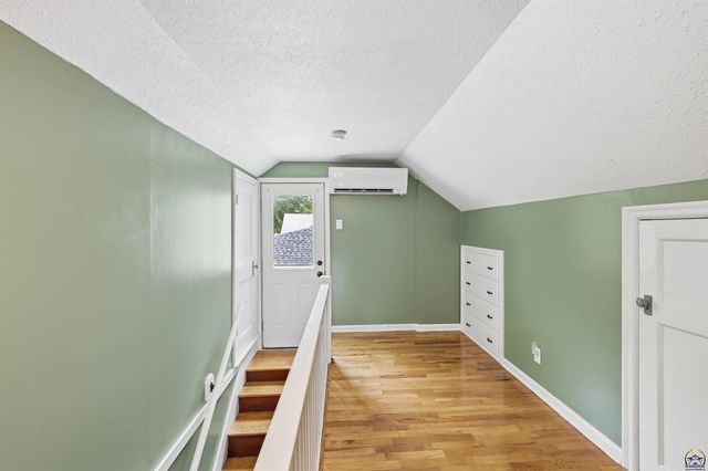 1215 SW Collins AVE, Topeka, KS 66604