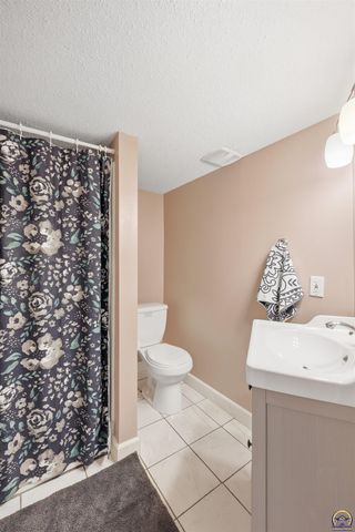 1215 SW Collins AVE, Topeka, KS 66604